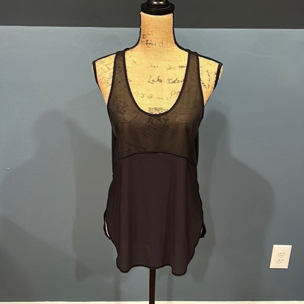 Lululemon women’s tank top size medium - Picture 1 of 5